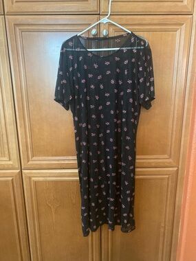 Black Floral Short-Sleeve Womens Dress